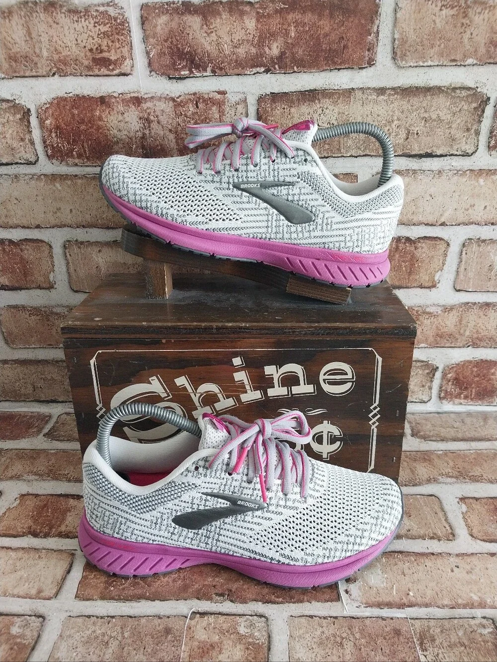 Pre-owned 2019 Brooks Revel 3
